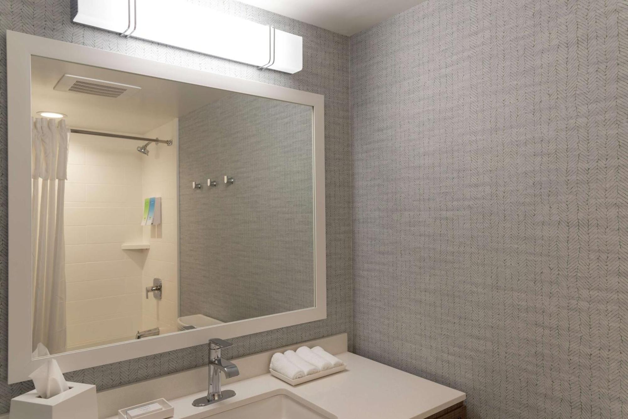 Home2 Suites By Hilton Indianapolis Airport Экстерьер фото