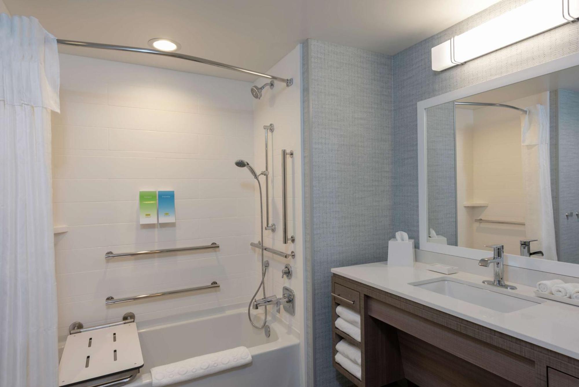 Home2 Suites By Hilton Indianapolis Airport Экстерьер фото