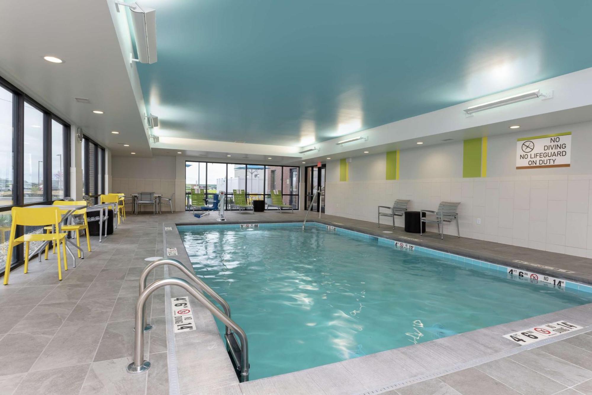 Home2 Suites By Hilton Indianapolis Airport Экстерьер фото