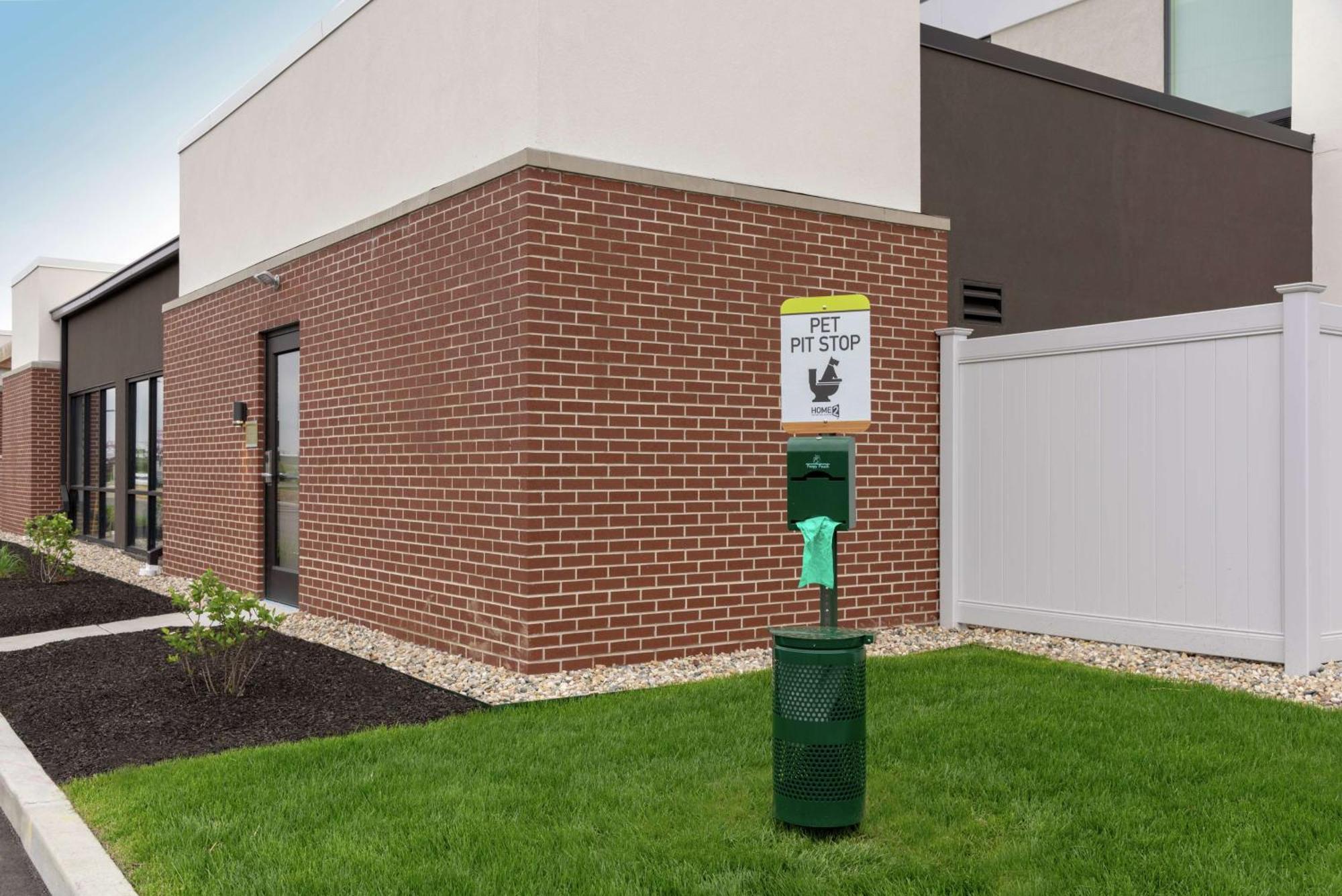 Home2 Suites By Hilton Indianapolis Airport Экстерьер фото